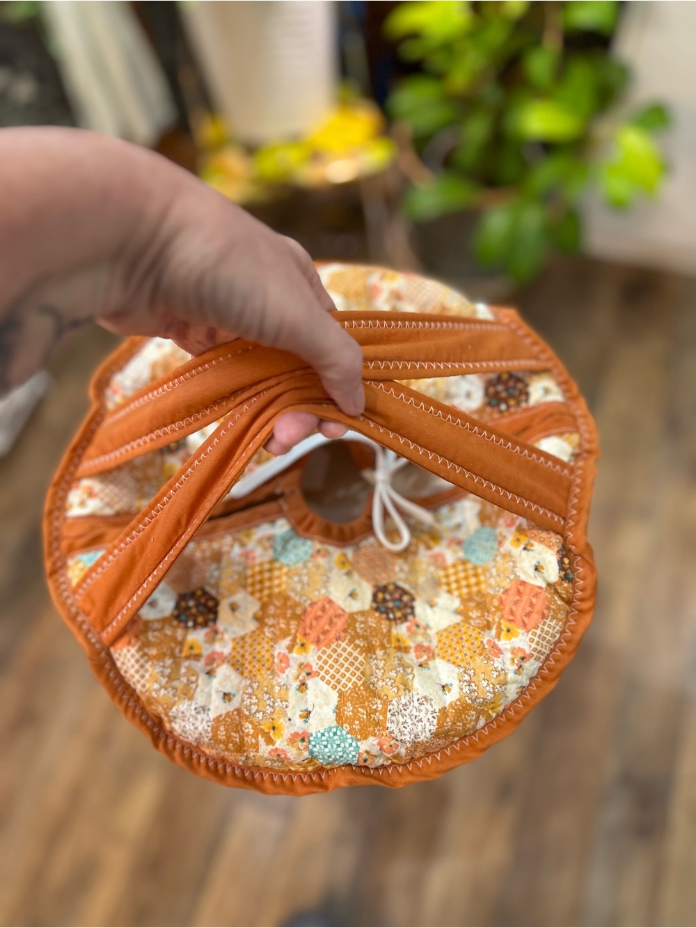 Vintage Casserole/Pie Carrier